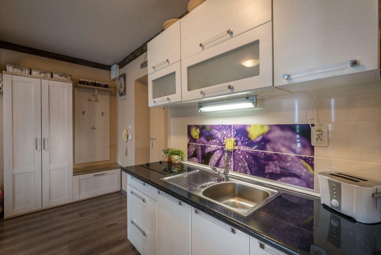 Apartment Provensal Липтовски-Микулаш Экстерьер фото